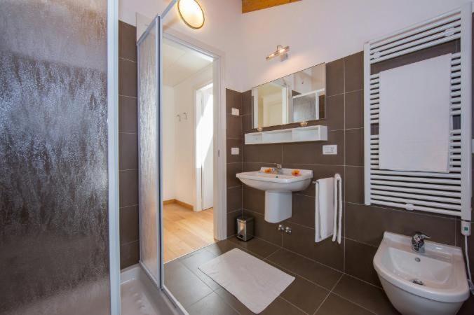 Apartment With Breathtaking View A1 Bellano Bagian luar foto